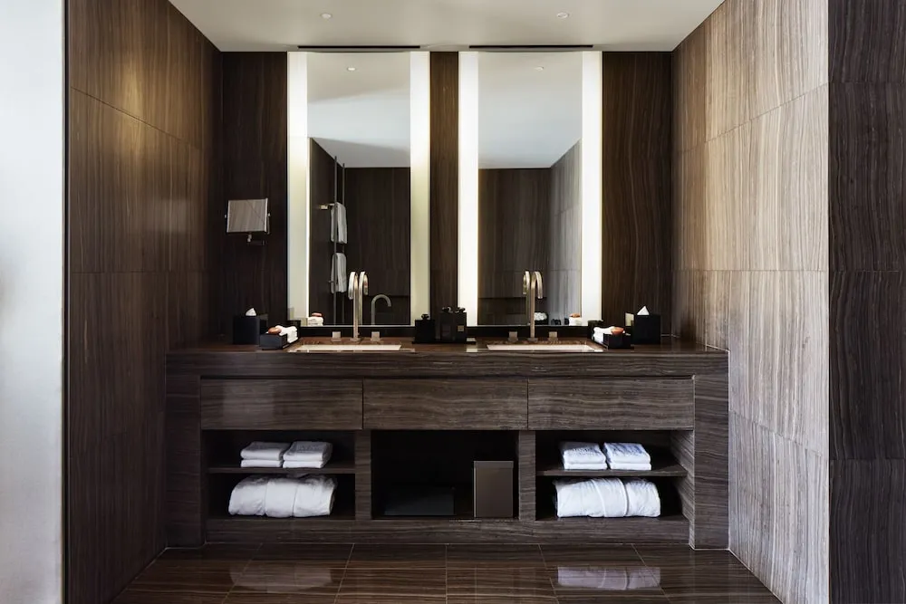 Armani Premier Suite