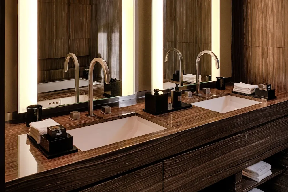 Armani Premier Suite