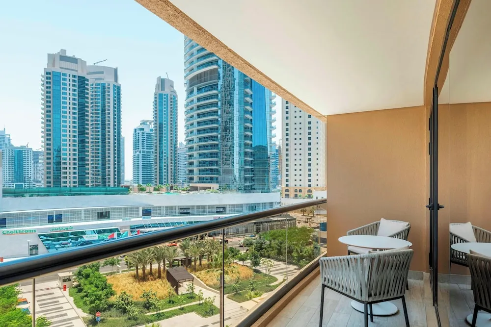 Deluxe Oda, 1 En Büyük (King) Boy Yatak, Balkon, Şehir Manzaralı