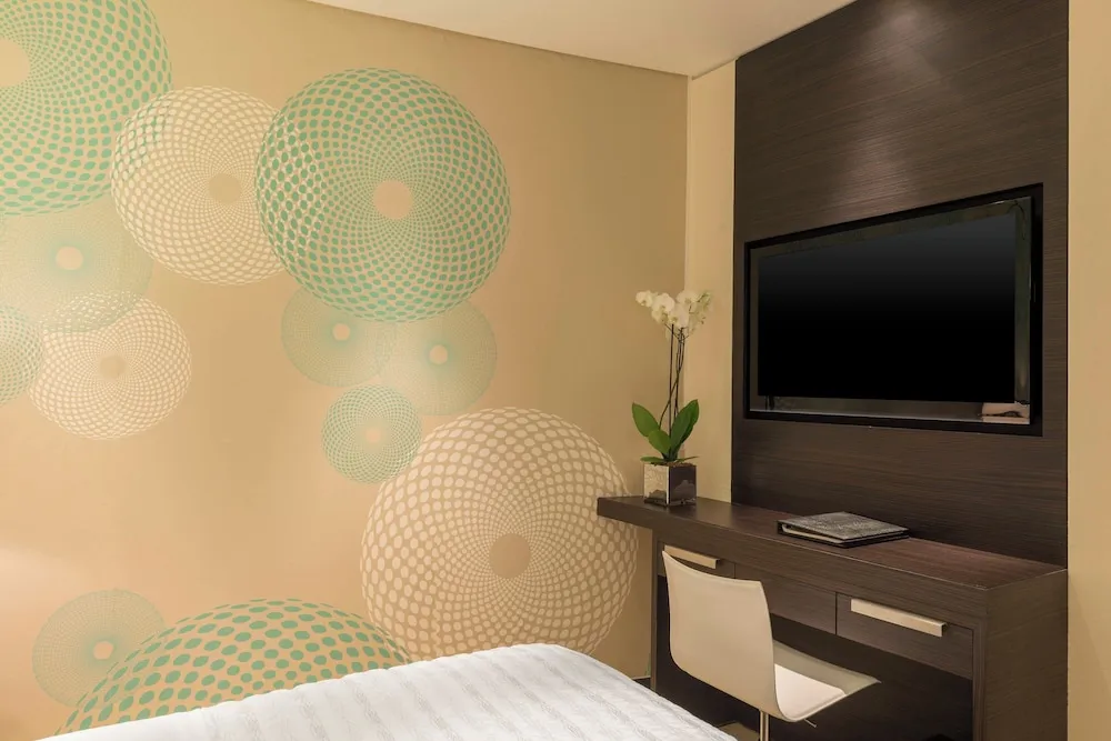 Deluxe Oda, 1 En Büyük (King) Boy Yatak, Balkon, Şehir Manzaralı