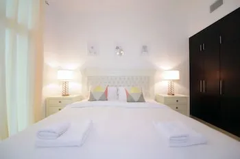 Signature Holiday Homes - Al Fahad Dubai