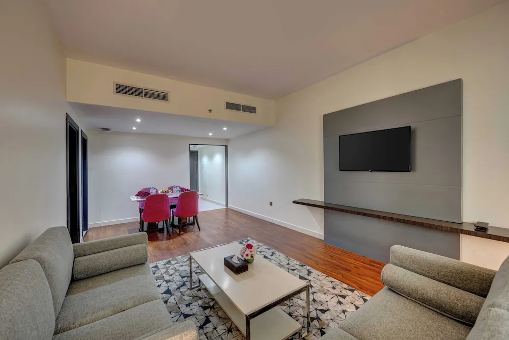 Süit, 1 En Büyük (King) Boy Yatak, Sigara İçilmez