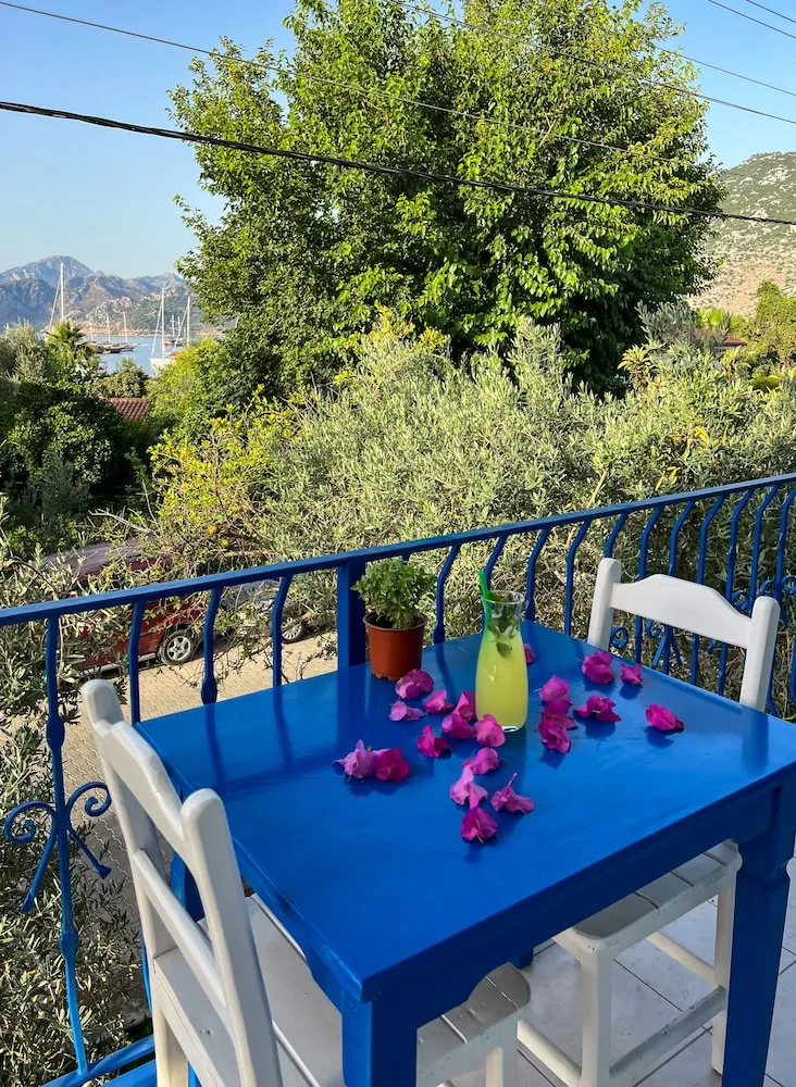 Family Oda, Balkon, Deniz Manzaralı