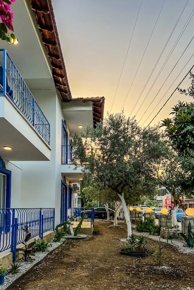 Family Oda, Birden Çok Yatak, Sigara İçilmez, Bahçe Manzaralı