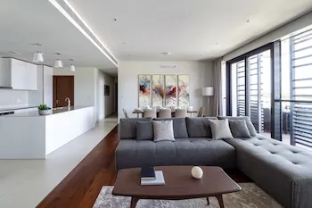 Upscale 3BR Apartment In Prime Location - City Walk