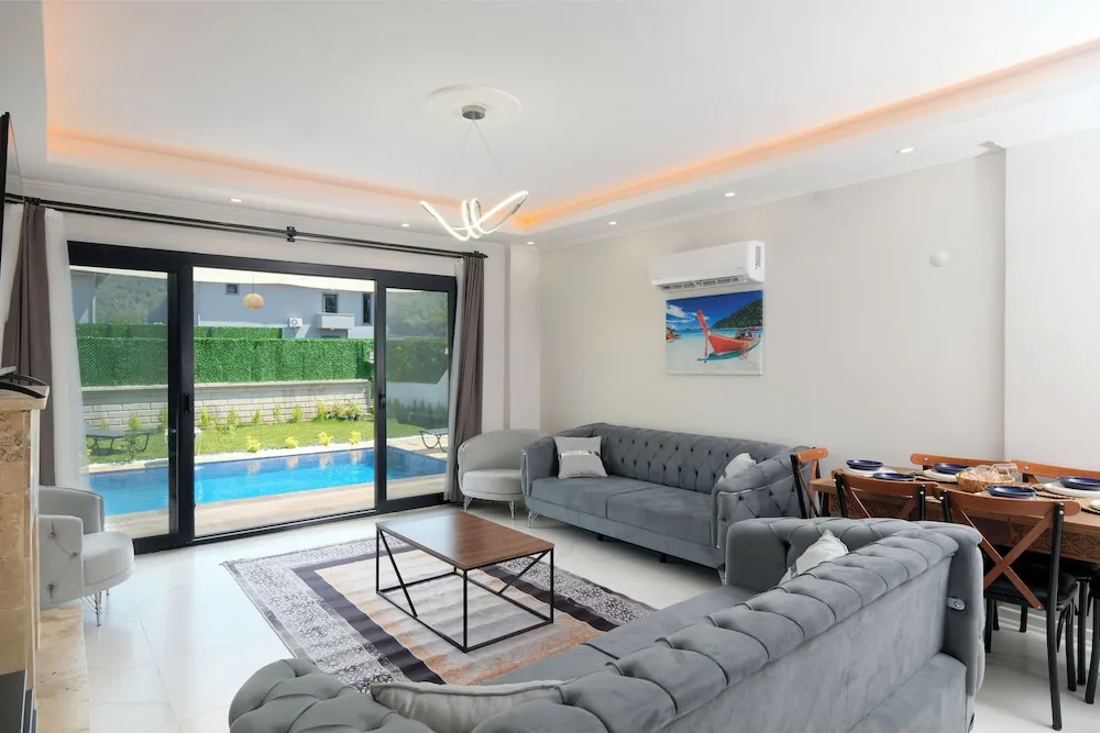 Deluxe Villa, Havuz Manzaralı