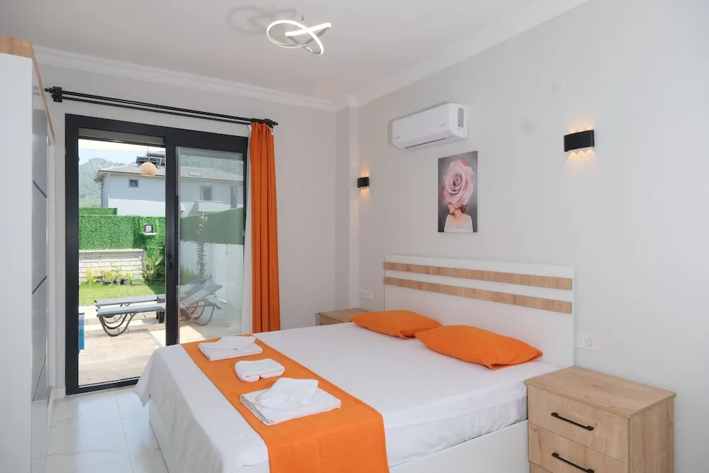 Deluxe Villa, Havuz Manzaralı