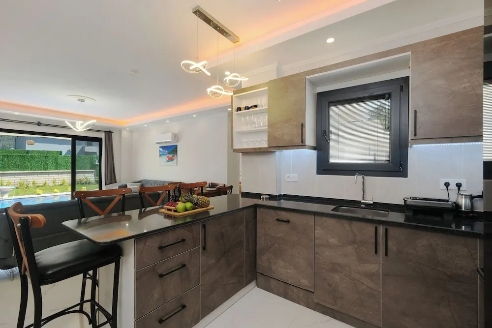 Deluxe Villa, Havuz Manzaralı