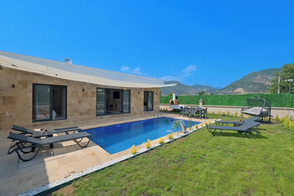 Deluxe Villa, Havuz Manzaralı