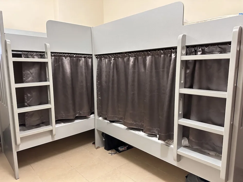 Royal Ortak Ranzalı Oda, Sadece erkekler için, Ortak Banyo