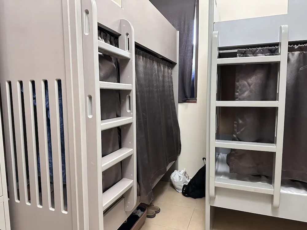 Royal Ortak Ranzalı Oda, Sadece erkekler için, Ortak Banyo