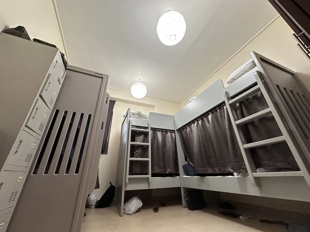 Royal Ortak Ranzalı Oda, Sadece erkekler için, Ortak Banyo