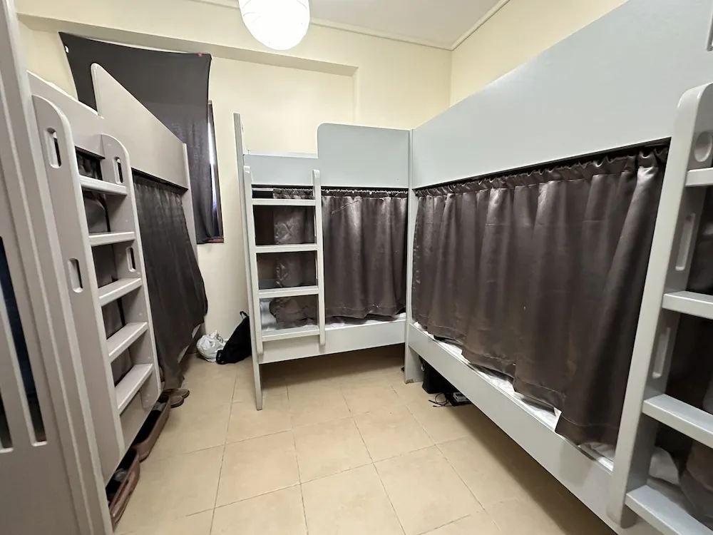 Royal Ortak Ranzalı Oda, Sadece erkekler için, Ortak Banyo