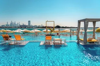 C Central Resort the Palm