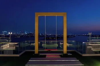 C Central Resort the Palm