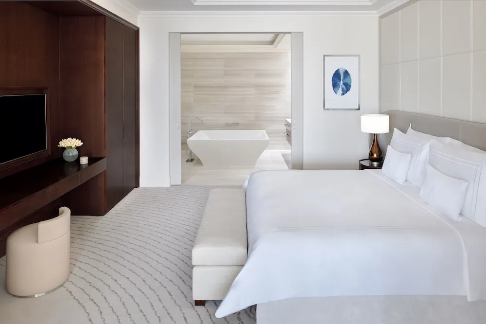 Executive Suite Burj Khalifa & Fountain View - Lounge Access serving Lunch, afternoon tea