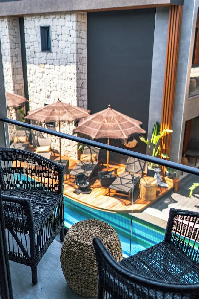 Comfort Oda, Balkon, Havuz Manzaralı