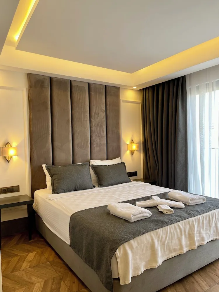 202 Kismi deniz manzarali standart oda