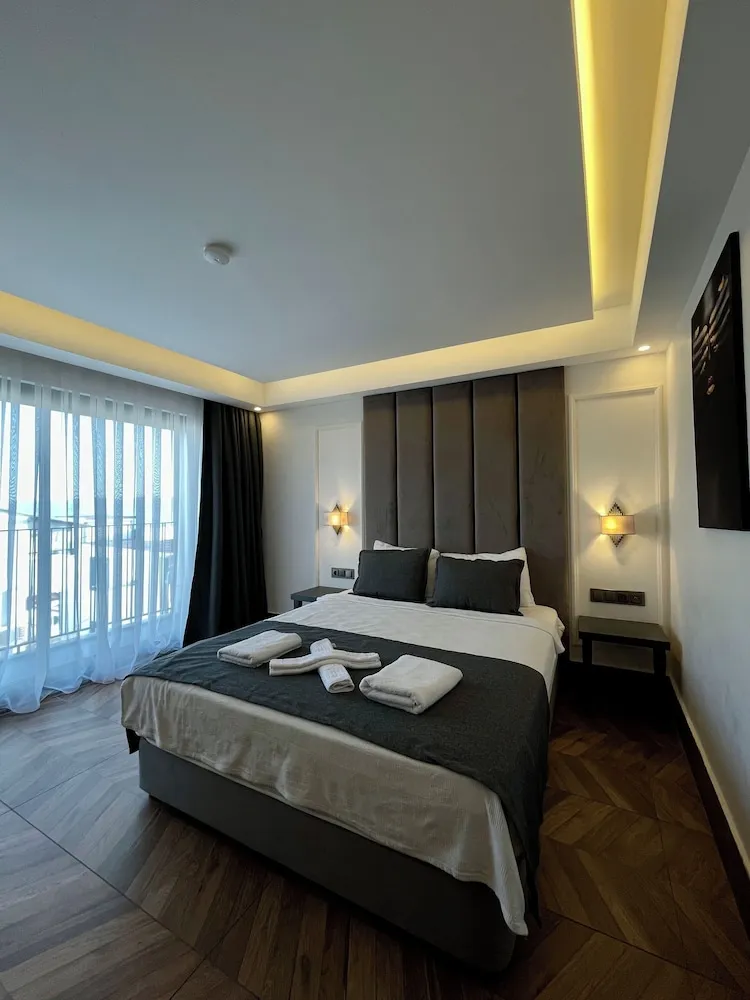 202 Kismi deniz manzarali standart oda