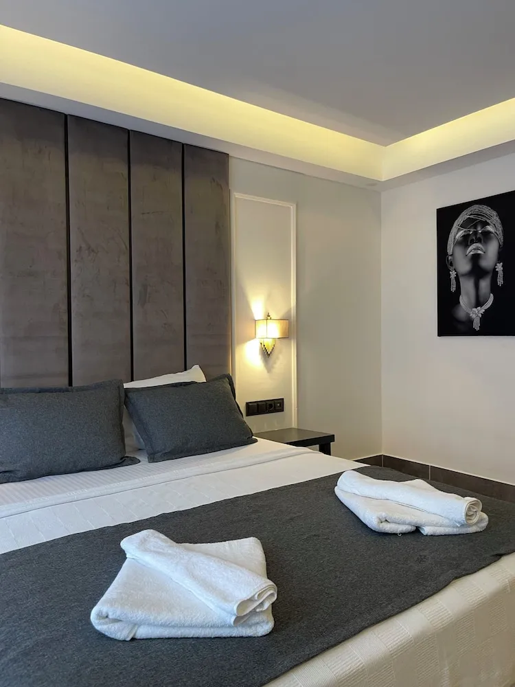 103 Kara manzarali Standart oda