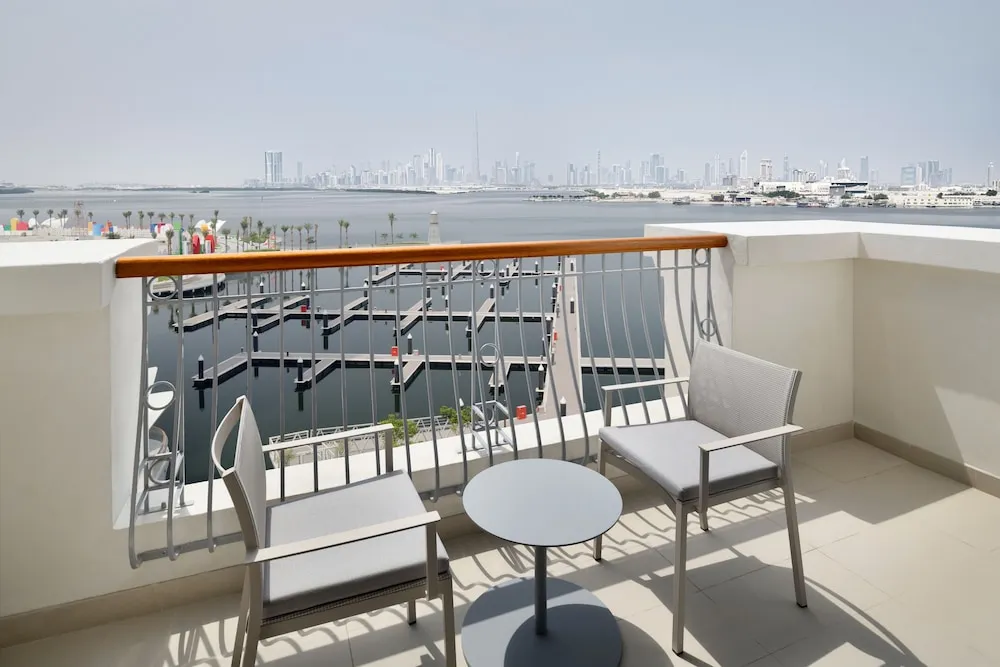 Deluxe Oda, 1 En Büyük (King) Boy Yatak, Balkon, Marina Manzaralı