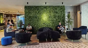Grand Kingsgate Waterfront By Millennium Hotels