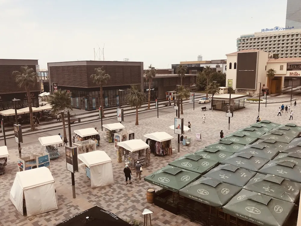 Konaklama yerinden şehir manzarası