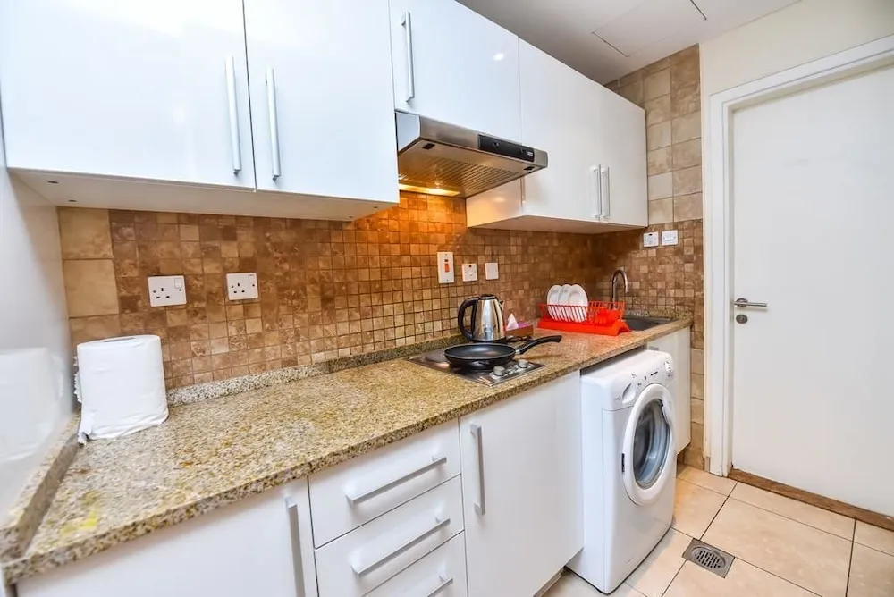 Ortak Ranzalı Oda, Sadece kadınlar için, Sigara İçilmez, Ortak Banyo