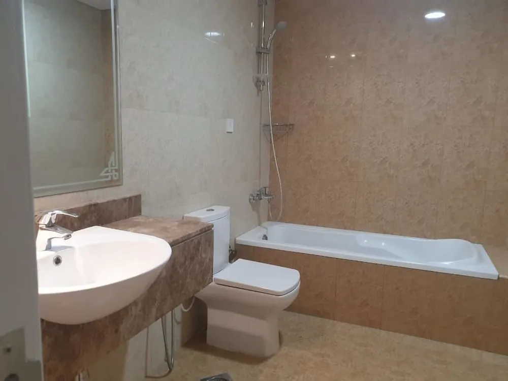 Basic Ortak Ranzalı Oda, Karma Ranzalı Oda, Buzdolabı ve Mikrodalga, Şehir Manzaralı