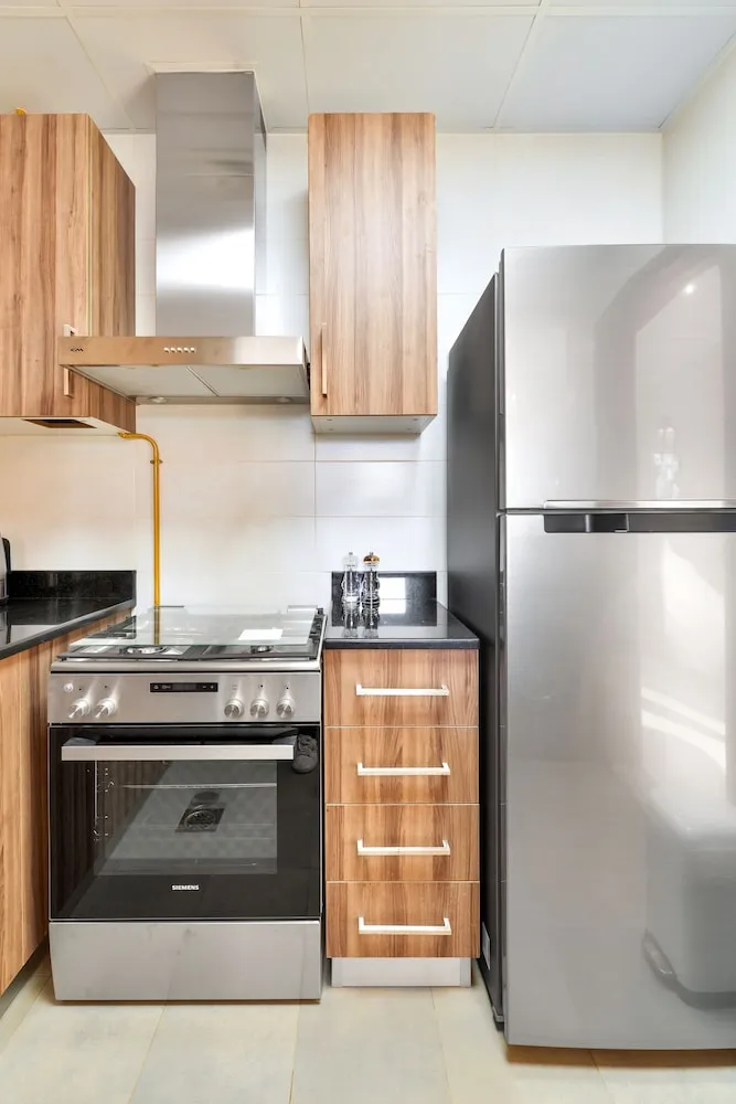 Deluxe 1BR Apartment