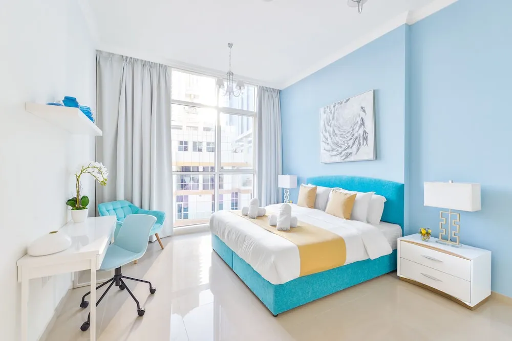 Deluxe 1BR Apartment