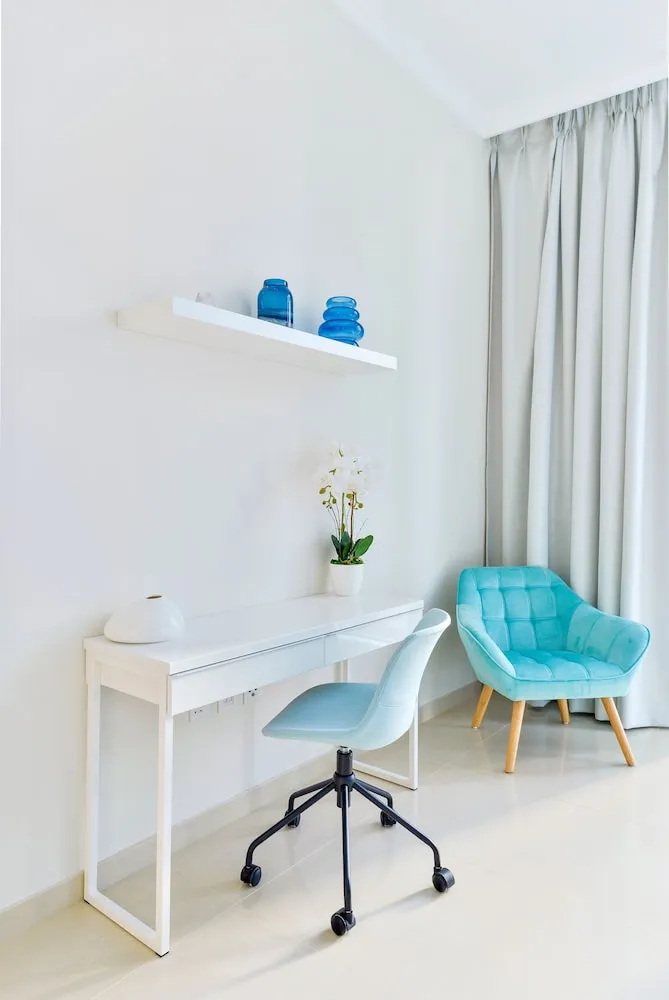 Deluxe 1BR Apartment