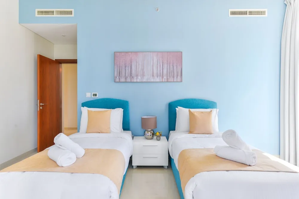 Deluxe 3BR Apartment