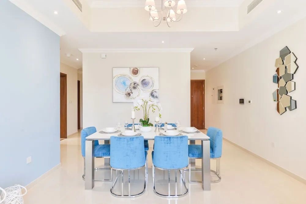 Deluxe 3BR Apartment