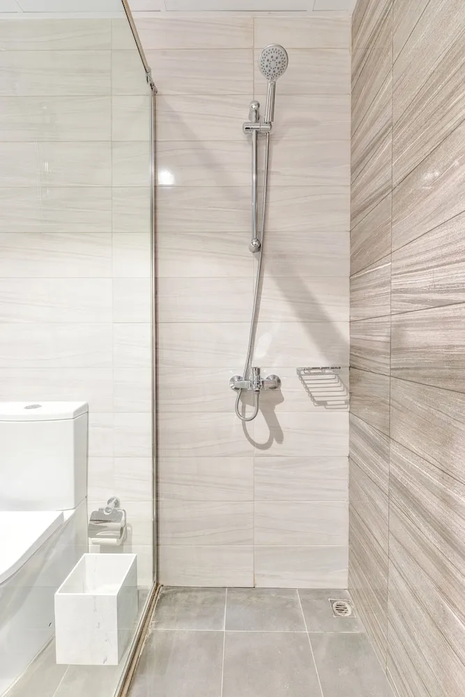 Deluxe 3BR Apartment