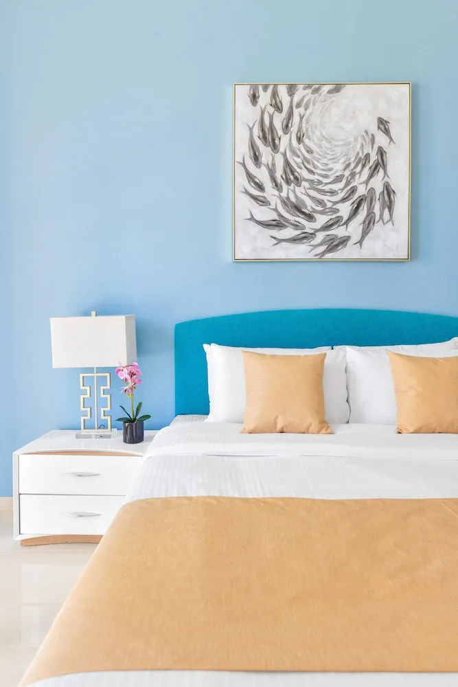 Deluxe 3BR Apartment