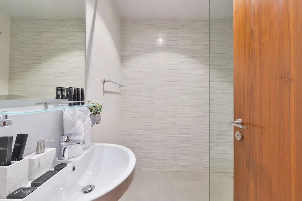 Deluxe 3BR Apartment