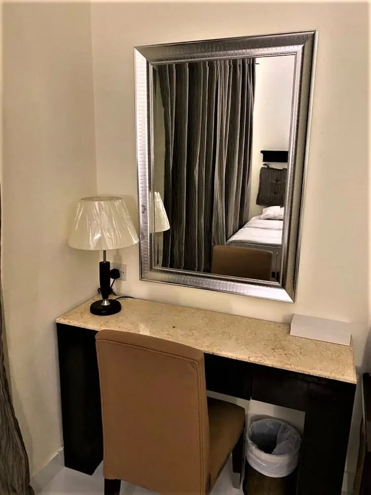 Tek Büyük veya İki Ayrı Yataklı Oda, Havuz Kullanımı (with Free Parking)