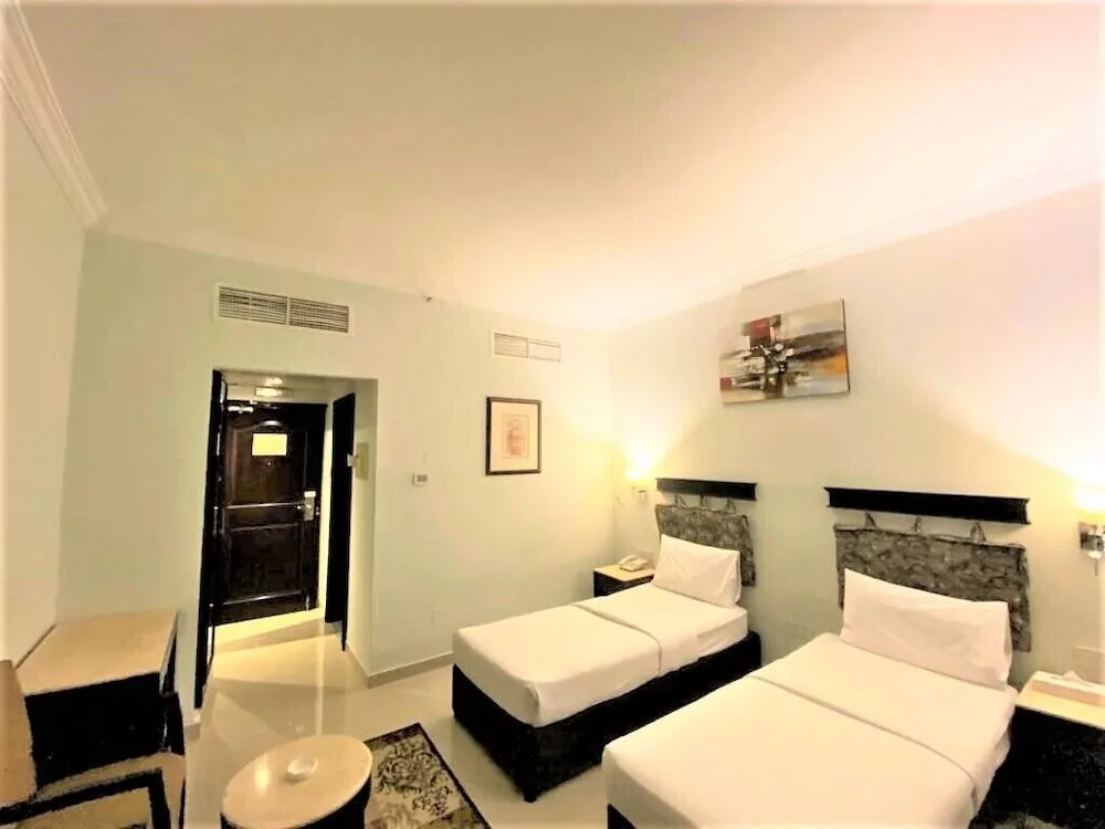 Tek Büyük veya İki Ayrı Yataklı Oda, Havuz Kullanımı (with Free Parking)