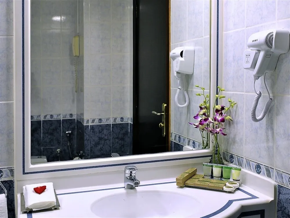 Üç Kişilik Oda, Havuz Kullanımı (with Free Parking)