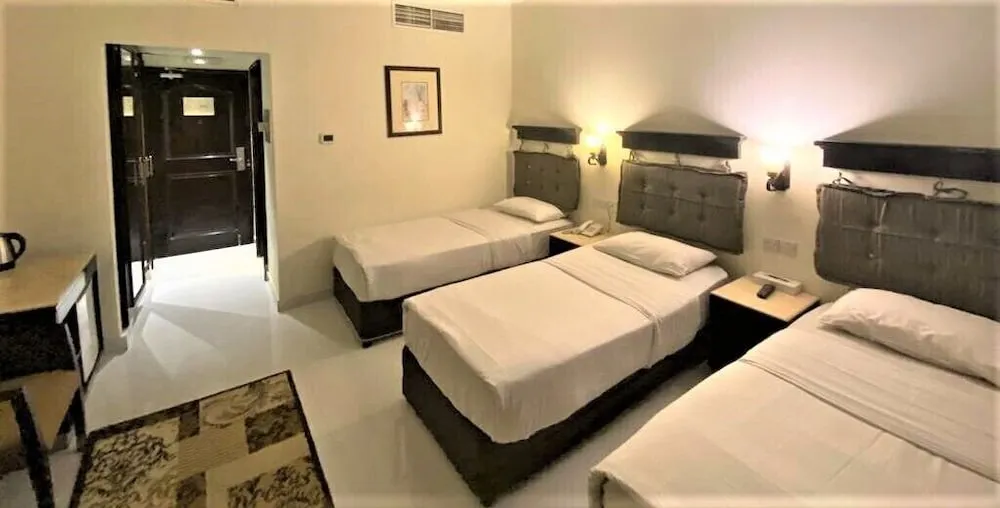 Üç Kişilik Oda, Havuz Kullanımı (with Free Parking)