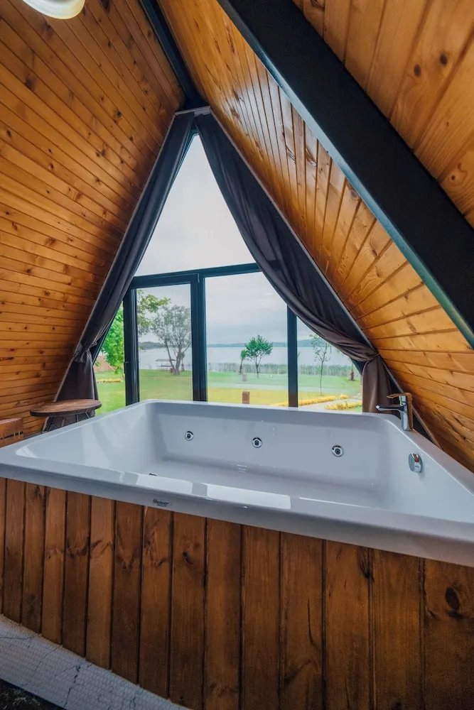 Comfort Bungalov, Göl Manzaralı