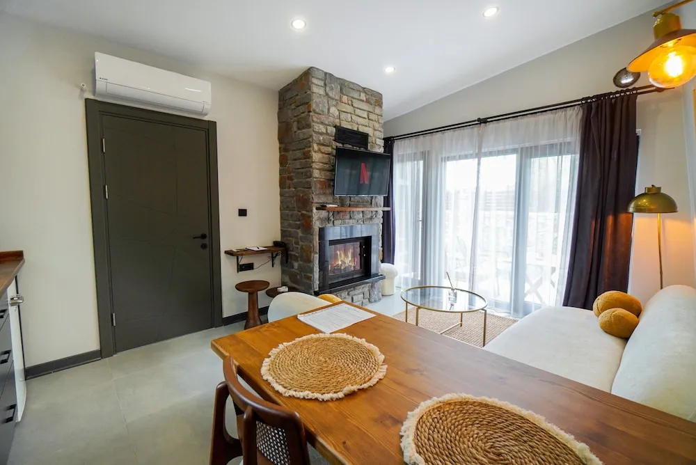 Junior Garden Heated Pool Villa