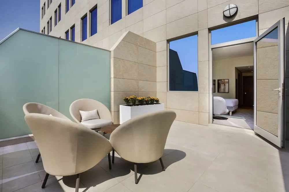 Deluxe Tek Büyük Yataklı Oda, 1 Çift Kişilik Yatak ve Çekyat, Balkon