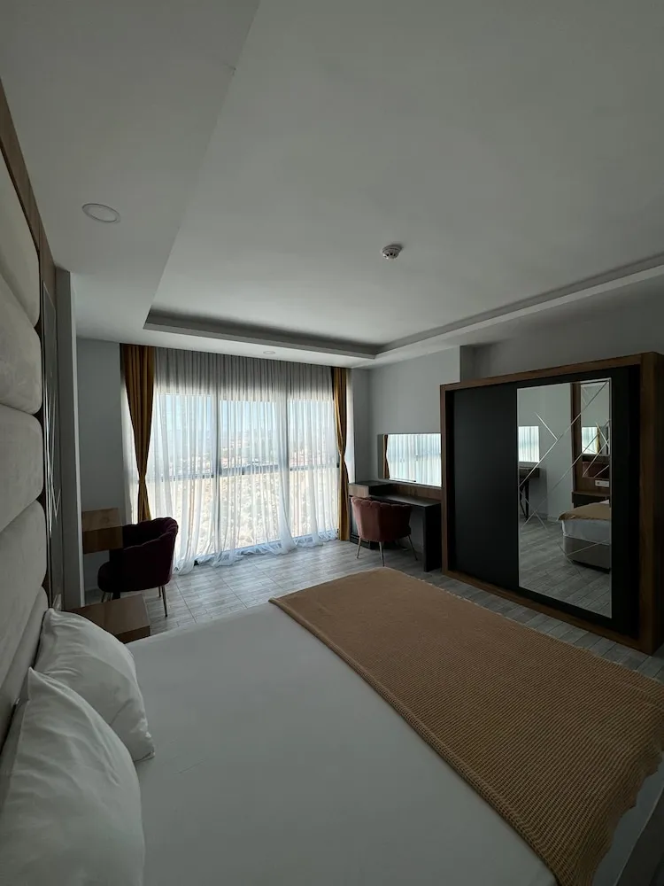 Luxury Süit, Balkon, Göl Manzaralı