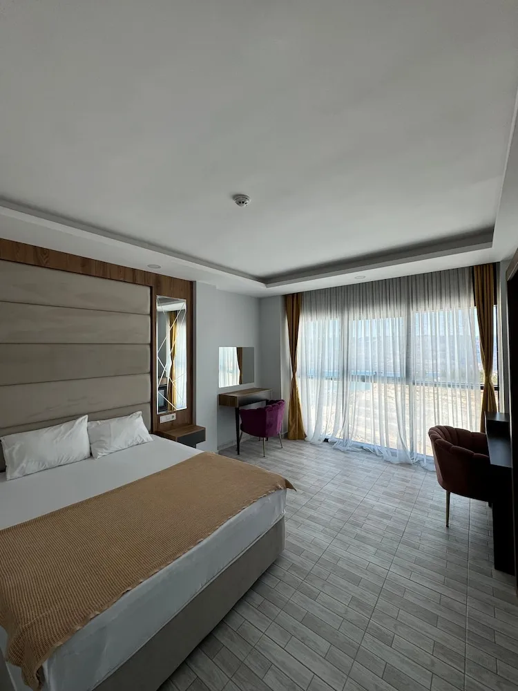 Luxury Süit, Balkon, Göl Manzaralı