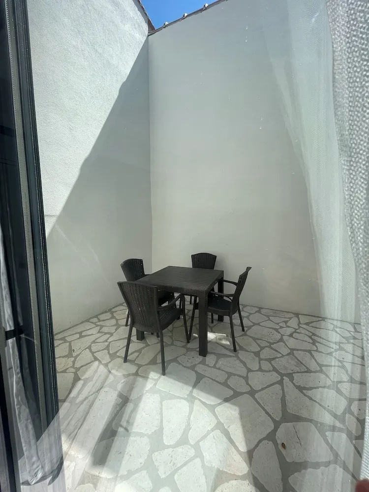 Standard Oda, Veranda