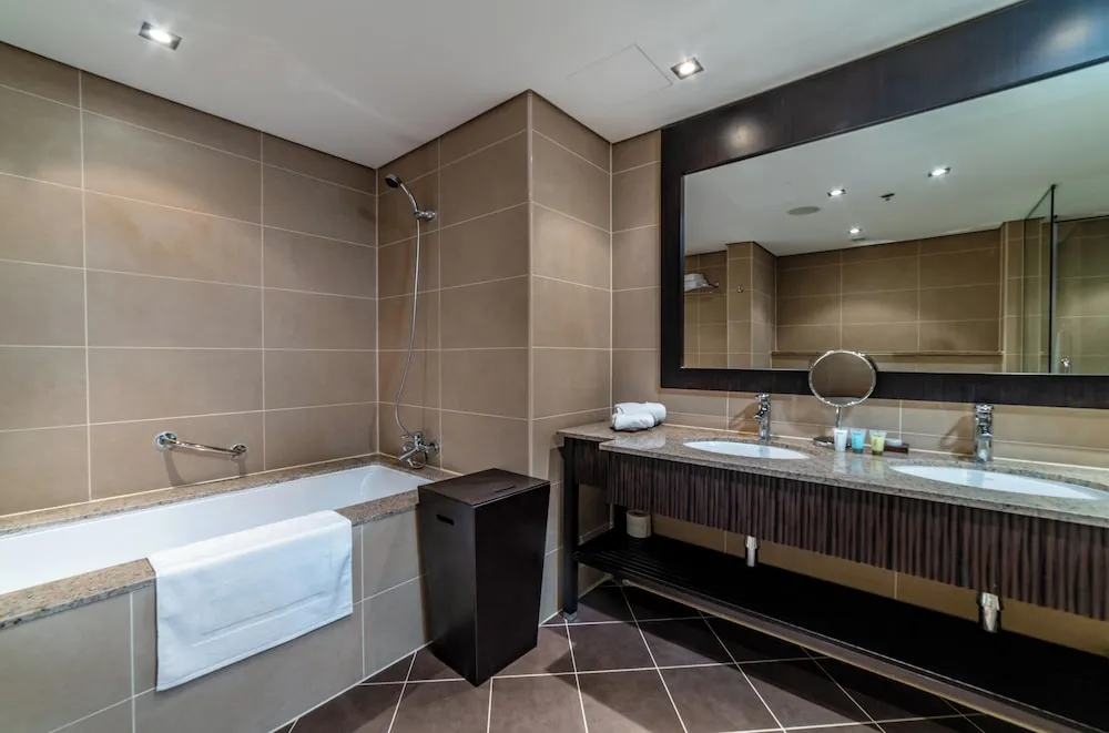 ONE BEDROOM GROUND SEA VIEW (RASG16)