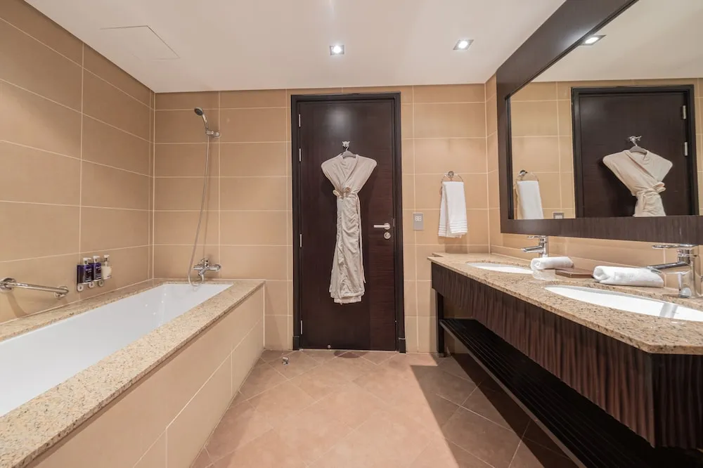 TWO BEDROOM APARTMENT ( RAN704)