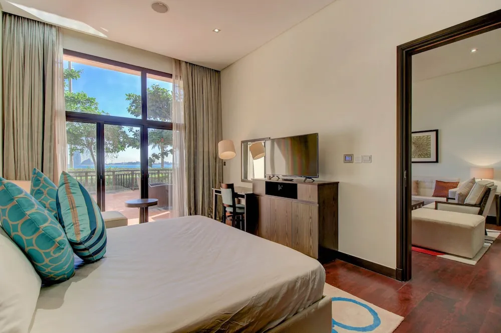 ONE BEDROOM SEAVIEW (RANG16)